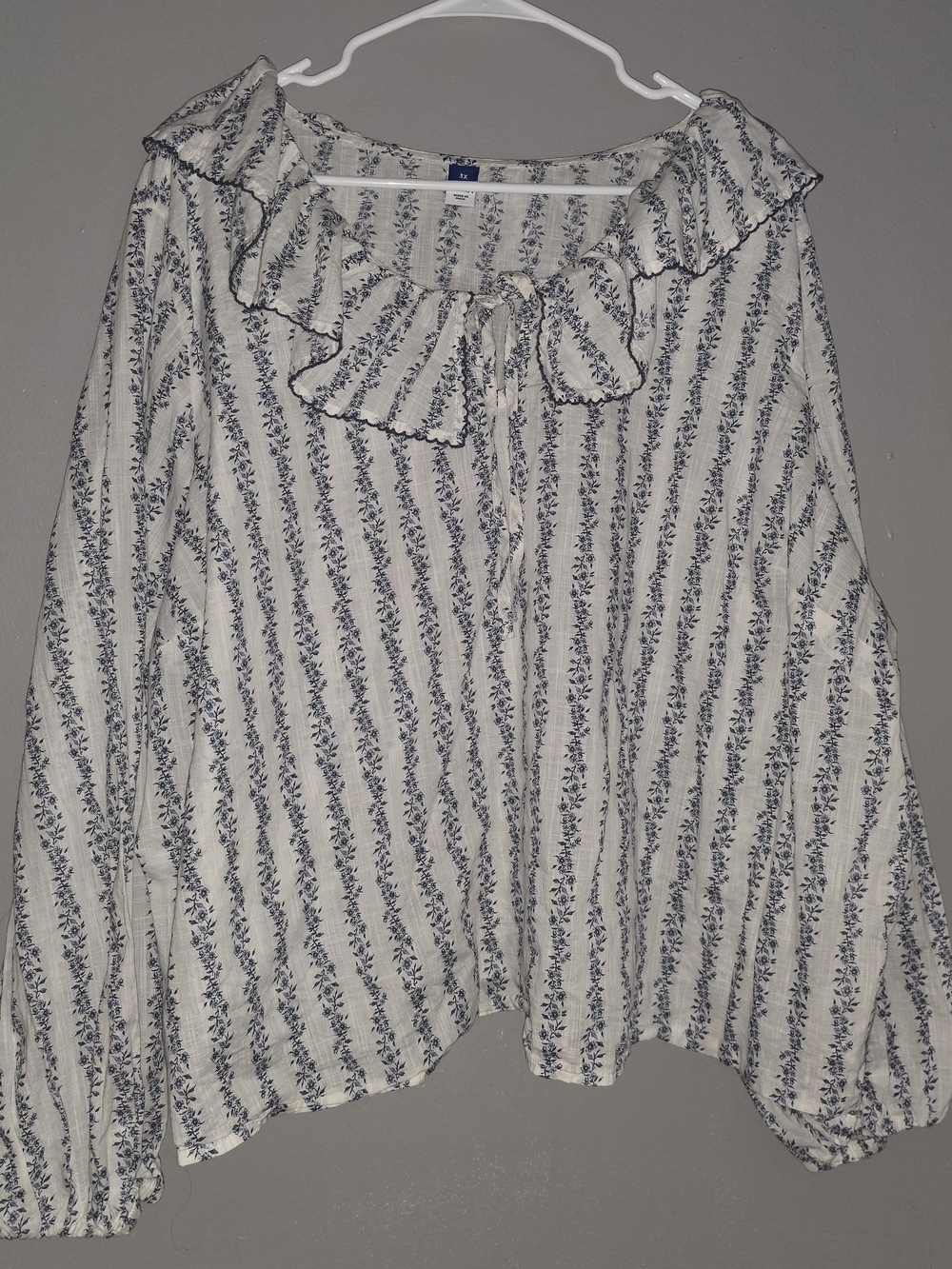 Old Navy Women's Plus 3X Floral Ruffle Tie-Neck Blouse